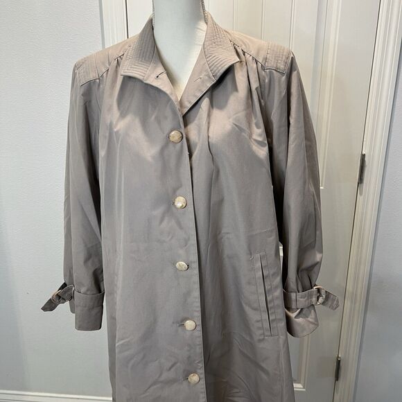 Vintage Fleet Street Rain/Shine Trench Coat In Tan Women’s Size 12 Length 42" - Picture 2 of 15